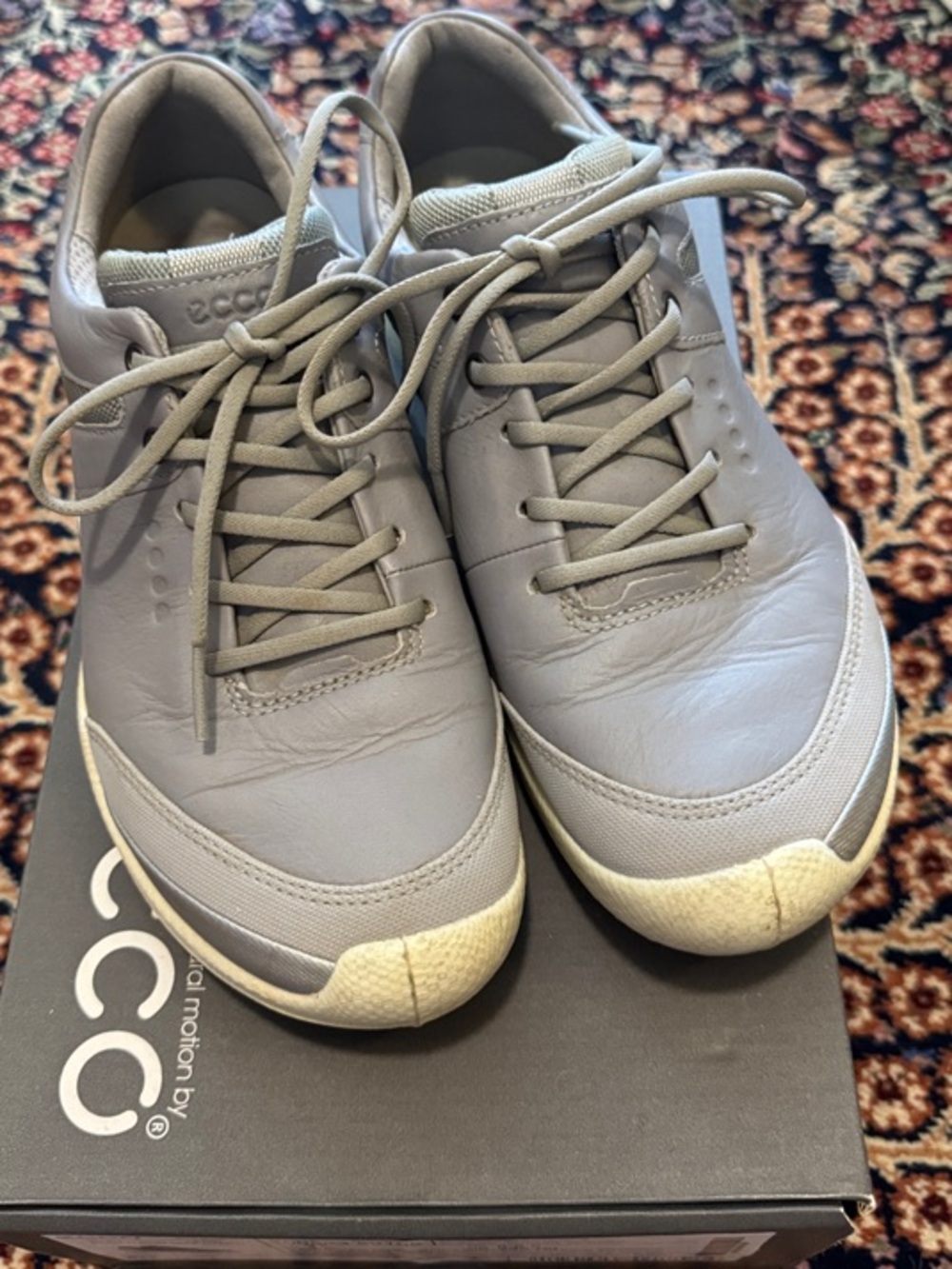 ECCO Women’s Casual Lace-Up Golf Sneakers in Light Gray Size 7